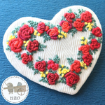 薔薇の刺繍のバレッタ（赤系）