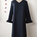 後ろファスナーのVネックワンピース　M