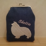 シェルティシルエット　刺繍シガレットケース　薄ピンク