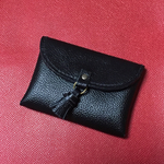 シックな黒革の名刺入れ