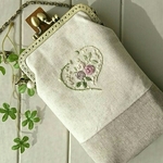 コットンリネン 花の刺繍 がま口スマホポーチ バラ(ピンク) コットンパール    