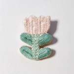  お花の手刺繍ブローチ