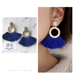 ブルーフリンジピアス