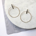 stick&big hoop earrig