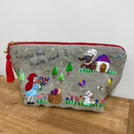 赤ずきん刺繍ファスナーポーチ♪