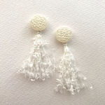 かすみ草みたいな和紙タッセルのピアス