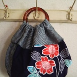 浴衣と絞りの丸手持ちバッグ