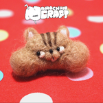 羊毛フェルトのりすくんブローチ