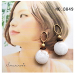 No.B049 オーバルリング×ホワイトの お洒落ピアス / イヤリング