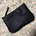 ポーチ 化粧ポーチ 黒 ブラック 牛革