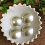 【SALE】ヴィンテージアクリルラウンドパールカボション オフホワイト 28mm  4個セット