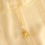 ♡Rose necklace♡（Vintage Opal glass）