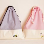 お花とちょうちょの手刺繍巾着袋（体操着入れ）ピンクストライプ