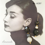 No.A297 大人ピアス♛︎	グリーンのアシンメトリーピアス / イヤリング