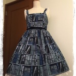 【受注再販】クラシカルライブラリー柄ジャンパースカート★ネイビー★カチューシャセット