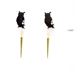トライアングルチャームとフクロウ梟の2wayピアス /1way イヤリング　金属アレルギー対応( 樹脂　14kgf)