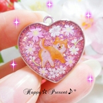 再販×5！柴犬の桜柄🌸pinkハートのネックレスorキーホルダー🐶❤✨　送料無料　大人可愛い　犬　花　春　ピンク　レジン　プレゼント　ラッピング