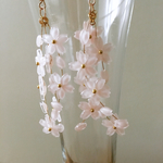 オーダー制作☆花びら舞う春を楽しむ桜のピアス
