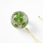 幸せの四つ葉のクローバーのペンダント-natural leaf pendant-