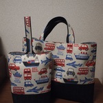 おそろいで♪お道具箱も入る大きめレッスンバッグ＆シューズバッグ（ネームタグ付）乗り物いっぱい