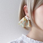 春色フラワーイヤーフック(イエロー&ライトグリーン)リバティー*Claire-Aude