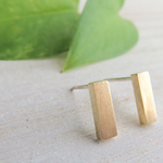 ながしかくのマット真鍮ピアス