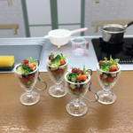 新作　パフェみたいなカット野菜のグラスサラダ　片耳ピアス