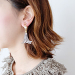 【期間限定再販】クリア/クラゲ花びらとヴィンテージパールのイヤリング・ピアス
