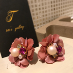 春の新作フラワービジューピアス