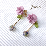 送料無料 春待ちピンクお花と葉っぱのイヤリング／ピアス