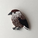 まるっとしたホシガラス3 刺繍ブローチ