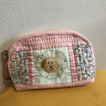 犬刺繍のポーチ