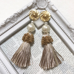 お花ボタン＆パール＆きらきらタッセルピアス