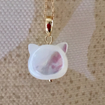 K18 ホワイトシェル  可愛い〜〜  猫モチーフ  ペンダントトップ  18金