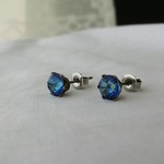 月光の海色のピアス