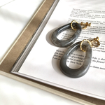 gray ♡変形オーバルearring