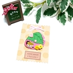桜もち 寝袋 ブローチ カワウソ（  コツメカワウソ 春 菜の花 花 桜 フラワー ひな祭り 可愛い プラバン イラスト パール オリジナル キャラクター 動物ブローチ  ゆるキャラ ）     