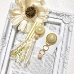 アンティークボタン＆ふわふわタッセルと3連リングピアス