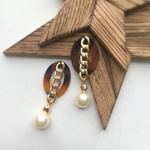 べっ甲チェーンピアス