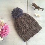 【shinosaito様オーダー品】　ケーブル編みのニット帽ポンポンつき　＊アースⅡ＊