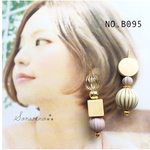 No.B095 お洒落∗︎*ﾟパープルビーズ×アンティークのアシンメトリーピアス / イヤリング