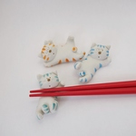 ねそべり猫(彩色)の箸置き（3個セット）