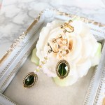 クラシカルなスティックピアス＆イヤリング＜オリーブ×クリア＞