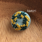 手刺繍くるみボタン (ミモザリース⁂淡緑)