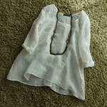 肩ヨーク総ピンタック　Linen100％のチュニック　オフホワイト