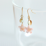 ちゃこさまオーダー【さくら、咲く】 ピンクシェルの桜とリーフのノンホールピアス/p398