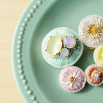 ＜Stella～星のはじまり～＞パステル刺繍ブローチ◎パステルカラー◎スワロフスキー