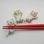ねそべり猫(彩色)の箸置き（3個セット）
