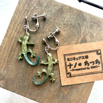 ヤモリピアス・イヤリング☆トカゲ  爬虫類 レジン