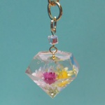 水中花のダイヤ型キーホルダー    送料無料💎